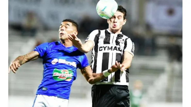 Wanderers vs Cerro por la Copa Sudamericana.