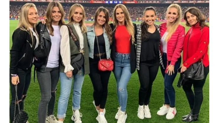 Antonella Roccuzzo, Sofía Balbi y Ainé Coutinho: cumbre de chicas culés en Brasil