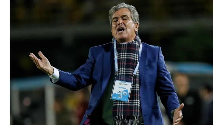 'No se puede ser hincha de palabras o a la distancia, hay que acompañar': Pinto
