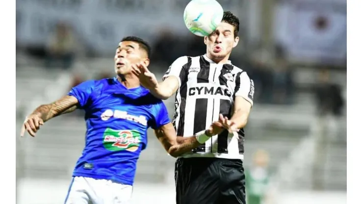 Wanderers vs Cerro por la Copa Sudamericana.