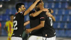 Estudiantes se floreó ante Sarmiento en una noche marcada por las despedidas