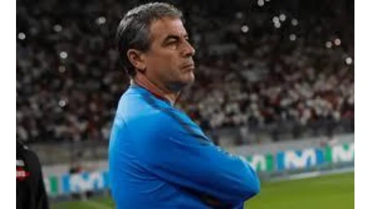 Pablo Bengoechea aseguró que su regreso a Perú dependerá de los clubes que están interesados en su trabajo