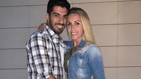 La mano loca de Luis Suárez en su última foto junto a Sofía Balbi