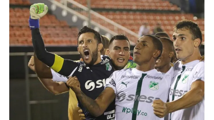 Deportivo Cali festeja su clasificación a 'Fase 2' de la Copa Sudamericana.