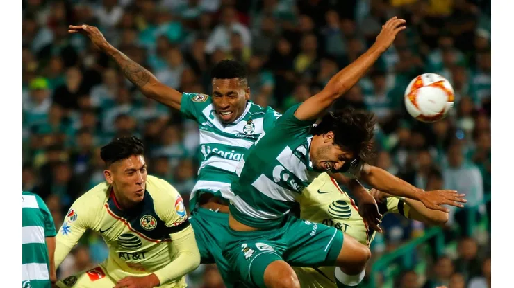 América y Santos Laguna planean un intercambio que sacudiría el mercado de pases.