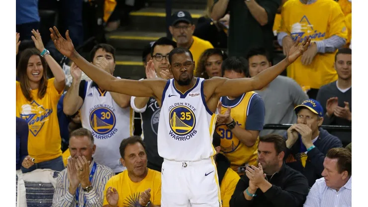 Kevin Durant volvió a molestarse y se peleó en Twitter con un periodista de Fox Sports