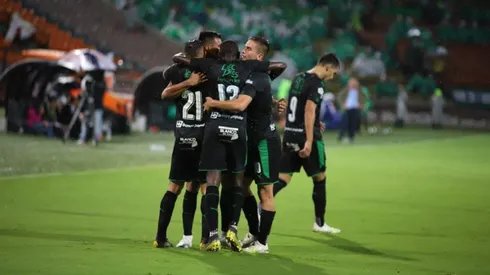 Deportivo Cali festeja su victoria contra Nacional en el estadio Atanasio Girardot.
