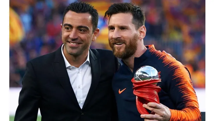 Xavi metió presión al Barcelona: "Sería un privilegio entrenar a Messi"