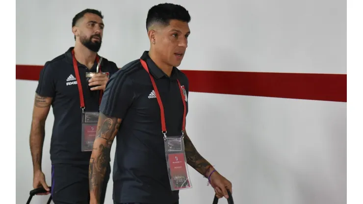 Pratto sacó la selfie, Enzo Pérez la publicó en Modo Oso