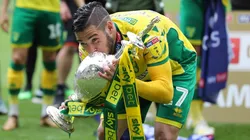 Ascendió hace poco, promete romperla en la Premier y tiró: "Me gustaría jugar un Superclásico"