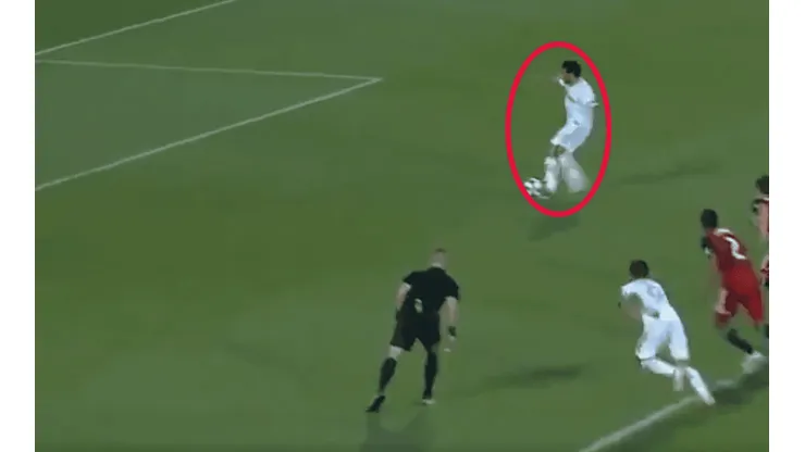 Vela le dio otro punto al líder Los Ángeles con su gol de penal