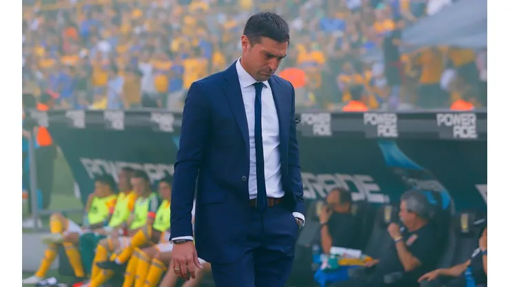 Alonso sigue, pero podrían irse dos figuras de Rayados