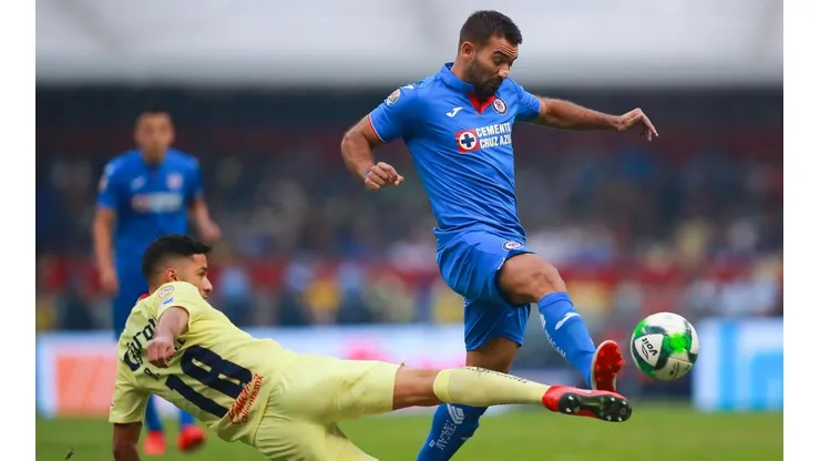 Martín Cauteruccio con la camiseta de Cruz Azul.