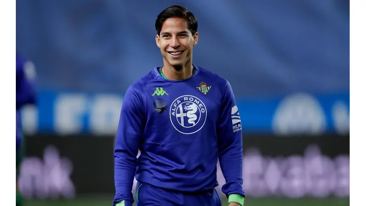 Diego Lainez en un entrenamiento del Betis.