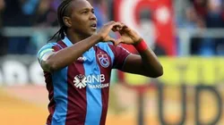 Algo habrá hecho bien: ovación para Rodallega en su despedida de Trabzonspor