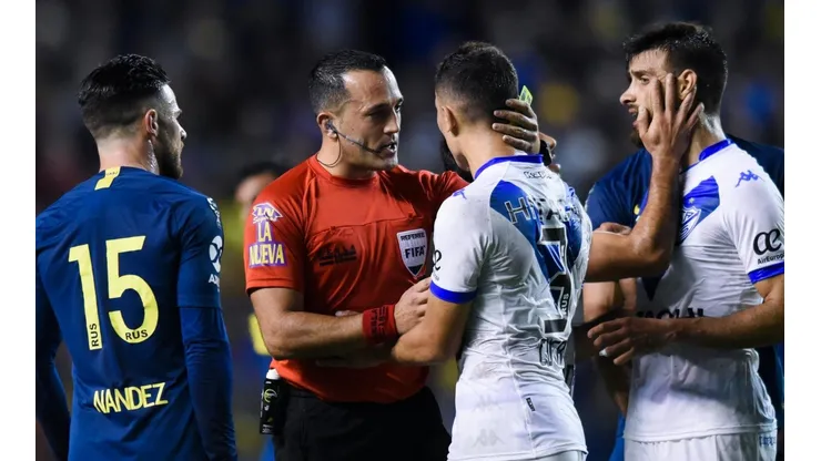 Espinoza tuvo un mal arbitraje en Boca vs. Vélez.