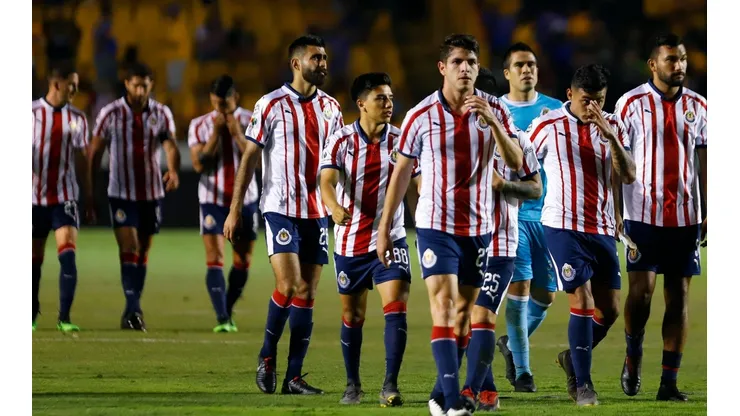 Chivas pasa por un duro momento.