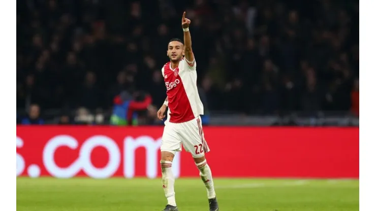 Enamoró a todos en la Champions: Ajax confirma la salida de uno de sus mejores jugadores