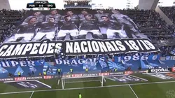 Imponente bandera de los hinchas de Porto.