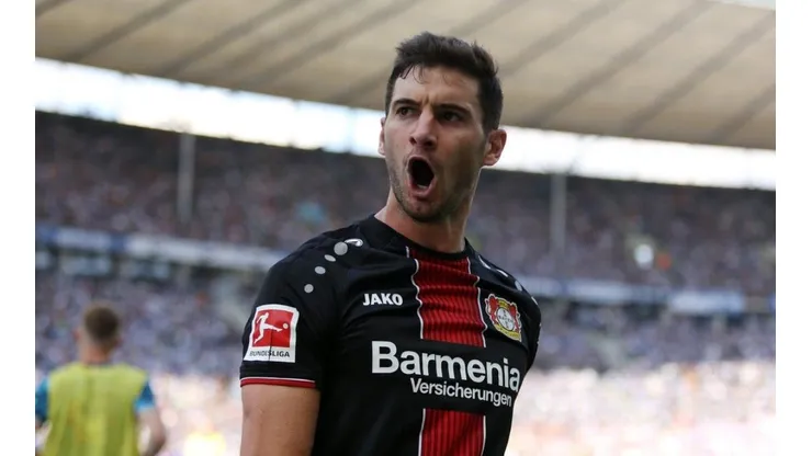 Alario jugó como lo hacía en River, clavó un hat-trick y clasificó a la Champions League