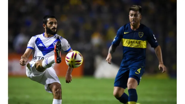 Matías Vargas enfrentando a Boca.