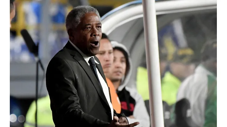 'Pacho' Maturana no anduvo con vueltas.