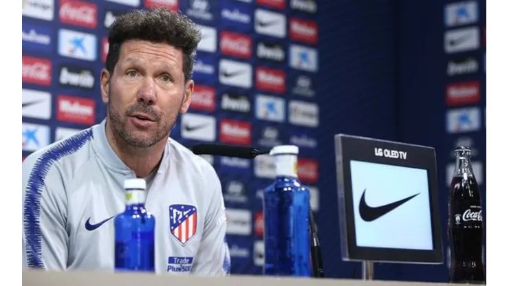 A Simeone le preguntaron por Griezmann y se acordó de Radamel Falcao y Kun Agüero