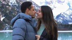 "Se tiñó para que su pelo combine con mi vestido": la novia de Chicharito y una foto a puro amor
