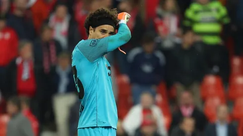 Ochoa se va del Standard.