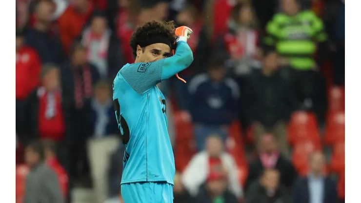 Ochoa se va del Standard.