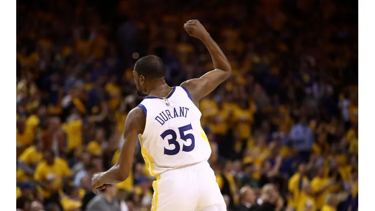 Fox Sports: Kevin Durant quiere llevarse a otras estrellas a su nuevo equipo