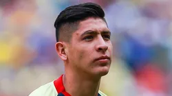 Edson Álvarez, por ahora, sigue en Las Águilas.