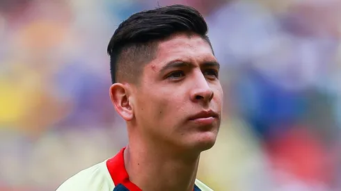 Edson Álvarez, por ahora, sigue en Las Águilas.