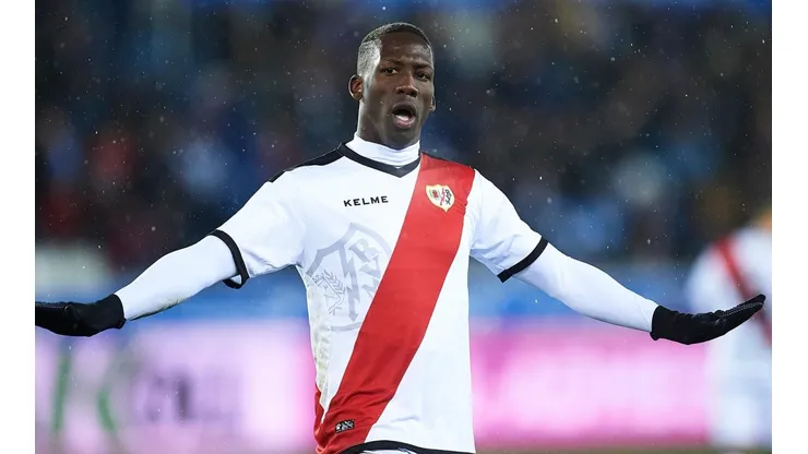 Su futuro es un misterio: cinco ligas del planeta quieren los servicios de Luis Advíncula