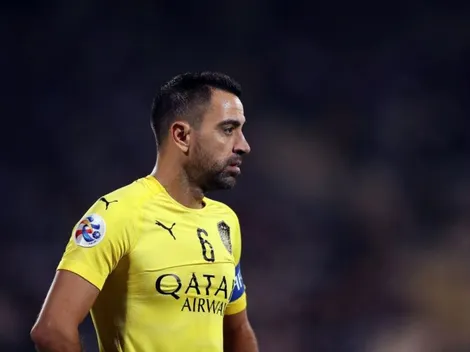 Muy lejos del Barcelona, Xavi se prepara para su debut como entrenador