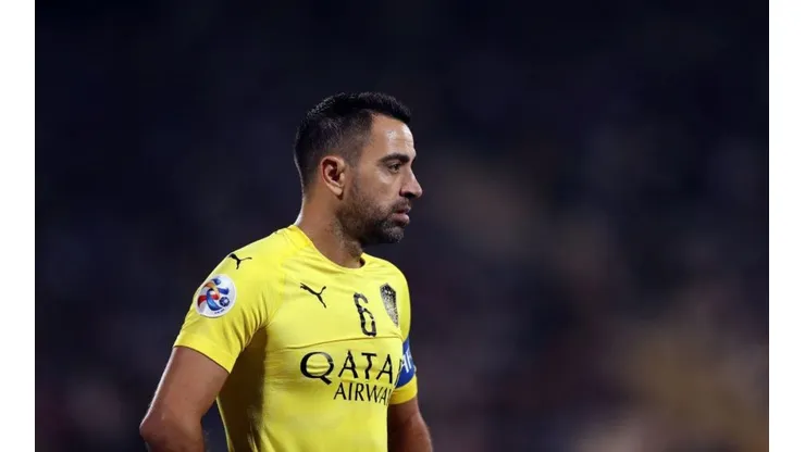 Muy lejos del Barcelona, Xavi se prepara para su debut como entrenador