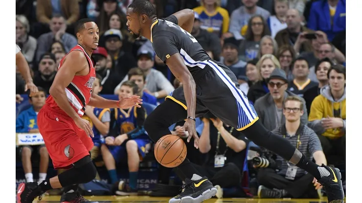 Las palabras de Kevin Durant a CJ McCollum que calentaron desde ya las Finales del Oeste