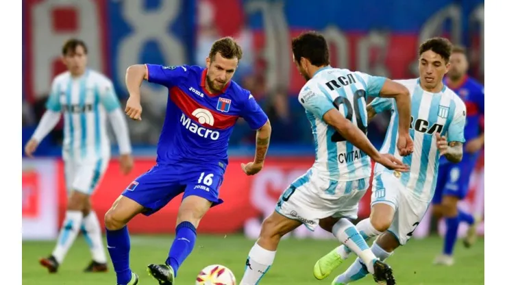 Racing vs Tigre por la Copa de la Superliga.