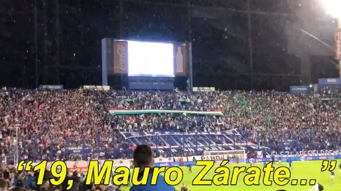 La reacción de la gente al oír a Mauro Zárate.