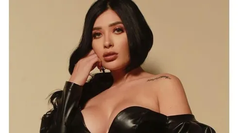 Brenda Zambrano posó con la playera de la Máquina en la previa al duelo ante el América