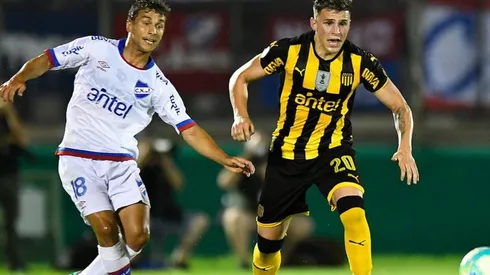 Peñarol vs Nacional por el Torneo Apertura uruguayo.