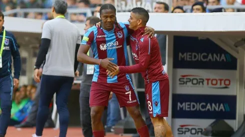 Hugo Rodallega festeja su último gol en la liga de Turquía con el Trabzonspor.
