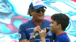 Carlos Vives en los actos protocolarios del juego entre Unión y Pasto.