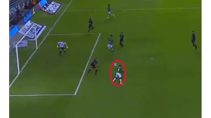 Campbell selló el 2-0 tras una contra de antología de León