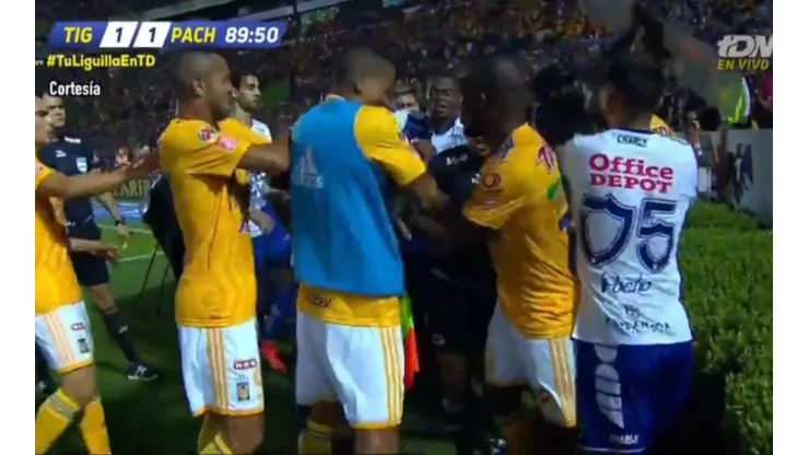 Ardió el Volcán por culpa de Enner Valencia