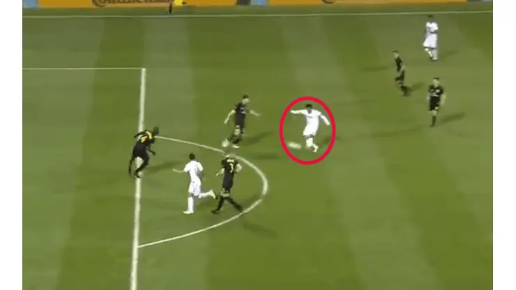 Vela no para y clavó otro golazo para el líder Los Ángeles