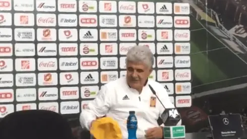 Ferretti comenzó la conferencia de prensa con el mejor humor.