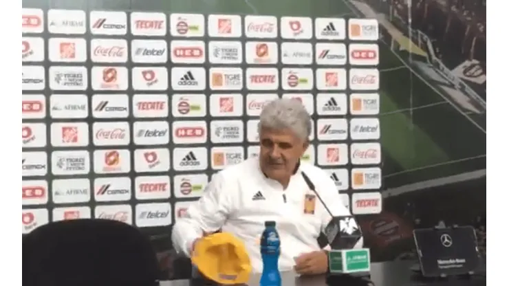 Ferretti comenzó la conferencia de prensa con el mejor humor.