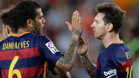 Dani Alves defendió categóricamente a Messi: "Si hay alguien de quien no se puede hablar es de Leo"