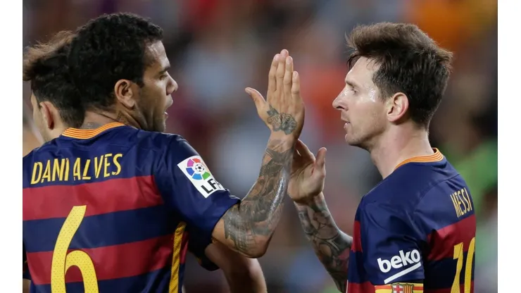 Dani Alves defendió categóricamente a Messi: "Si hay alguien de quien no se puede hablar es de Leo"